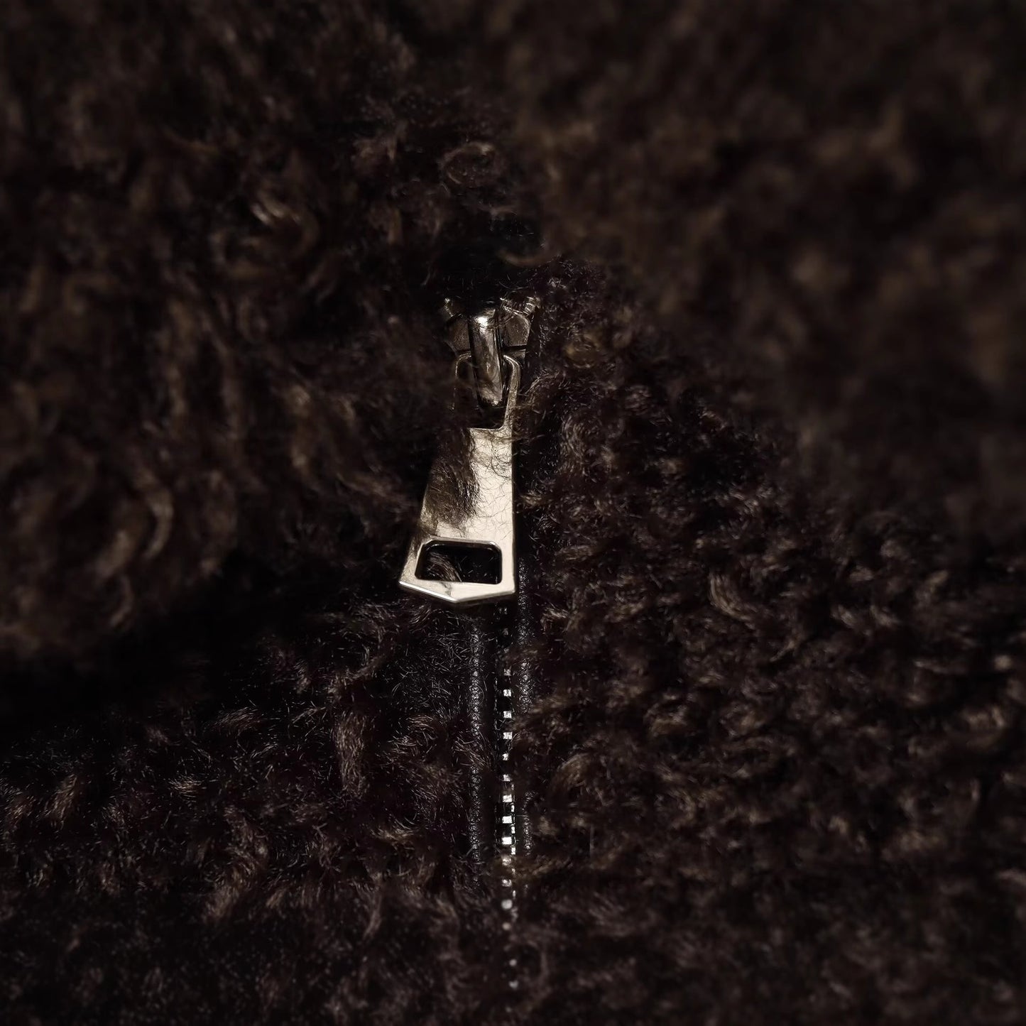 Women's collar long sleeved zipper faux fur jacket